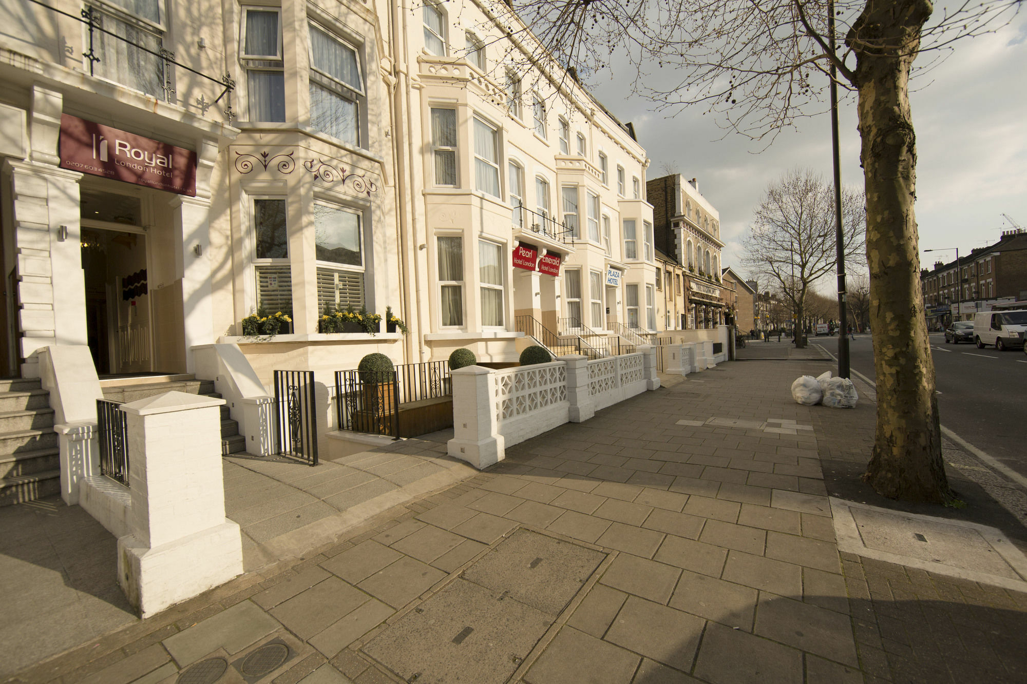 Royal London Hotel By Saba Экстерьер фото