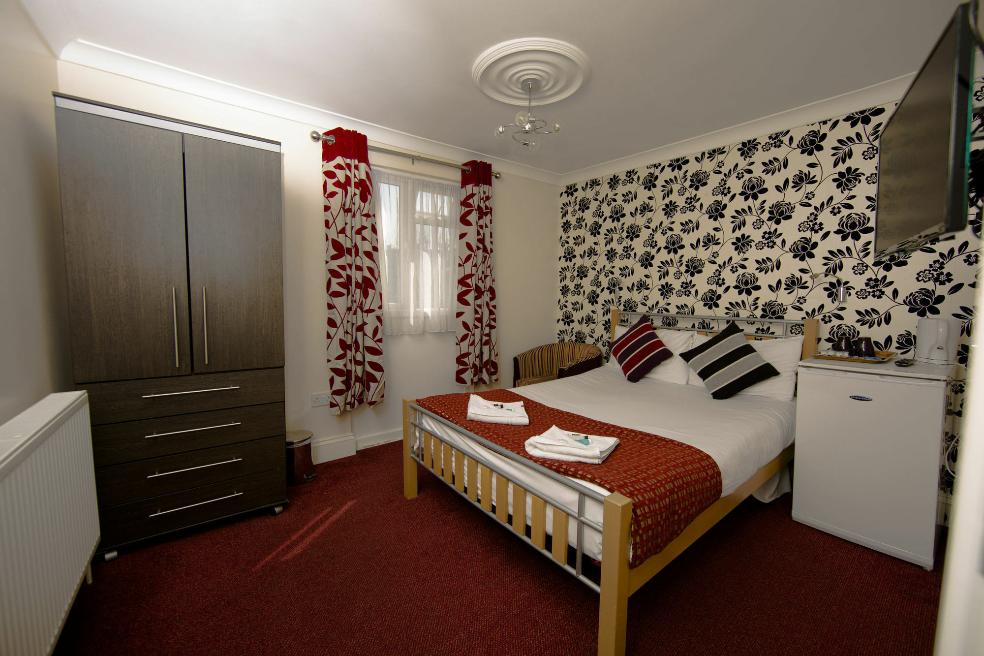 Royal London Hotel By Saba Экстерьер фото